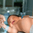 father-holds-hand-newly-born-babe-diapers_140725-300 - ИА МедиаПоток