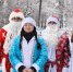 Праздник постучался в окна / Деды Морозы и Снегурочки спустились с крыши к маленьким пациентам Йошкар-Олинской горбольницы - Марийская правда