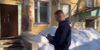 На женщину с ребенком упала наледь с крыши детского сада в Йошкар-Оле - Pg12.Ru